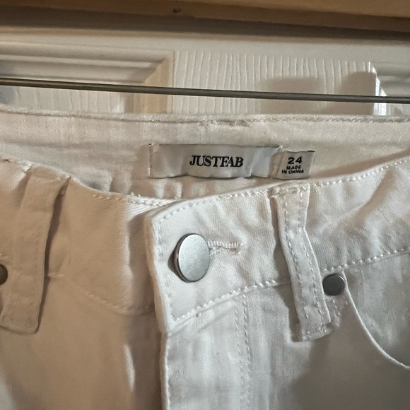 Mid Rise White Ripped Denim Jeans - Picture 7 of 7